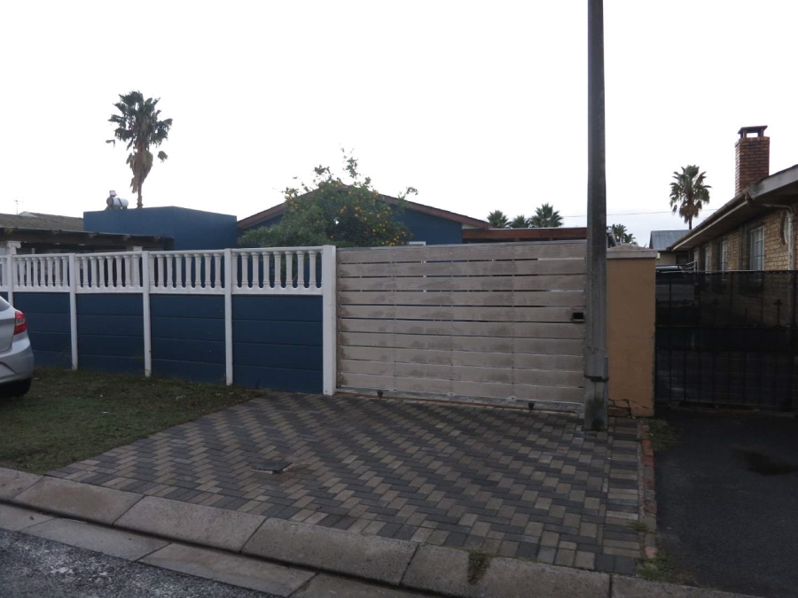 To Let 3 Bedroom Property for Rent in Rosedale Western Cape
